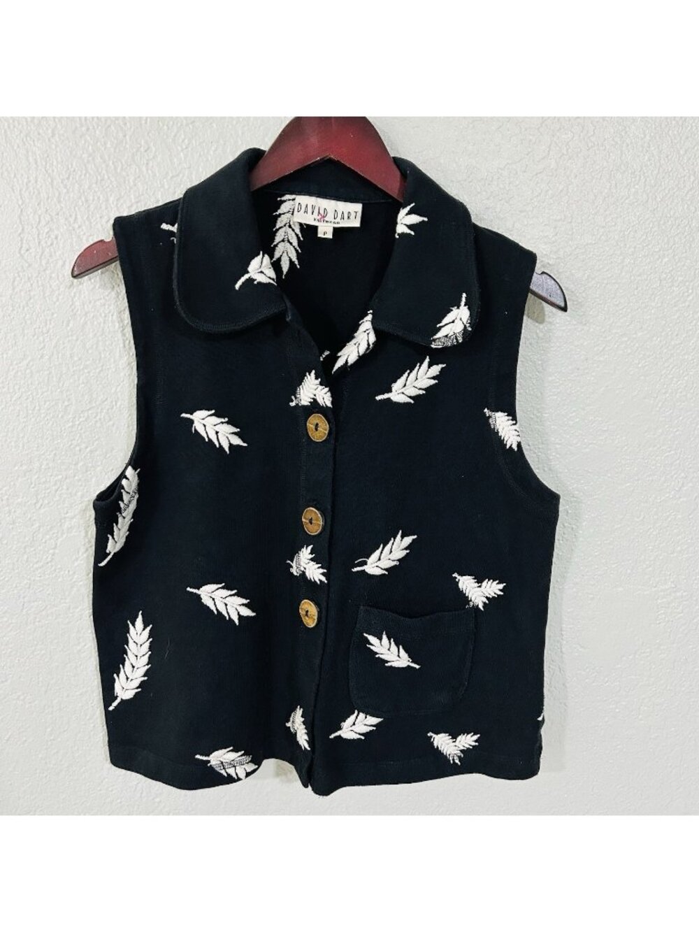 Vintage David Dart Knitwear Black Vest w/ White Embroidered Plant Motifs Petite